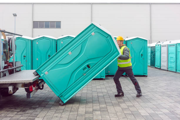 Porta potty delivery and setup in Canton, MO